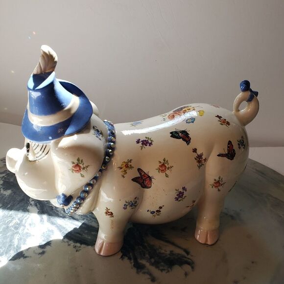 Vintage Big Pig w/Feathered Hat, Collar & Butterflies - Picture 5 of 14